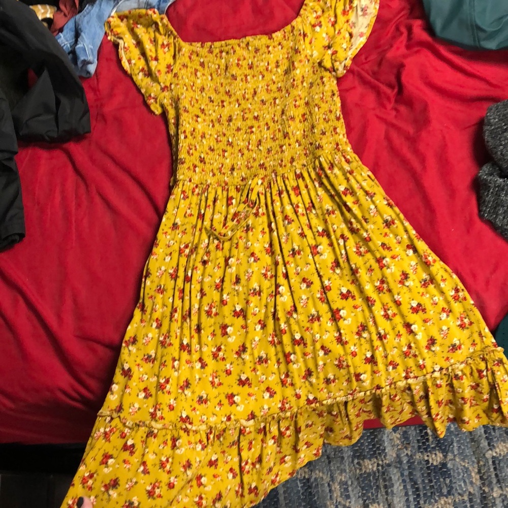 Cute dress!!